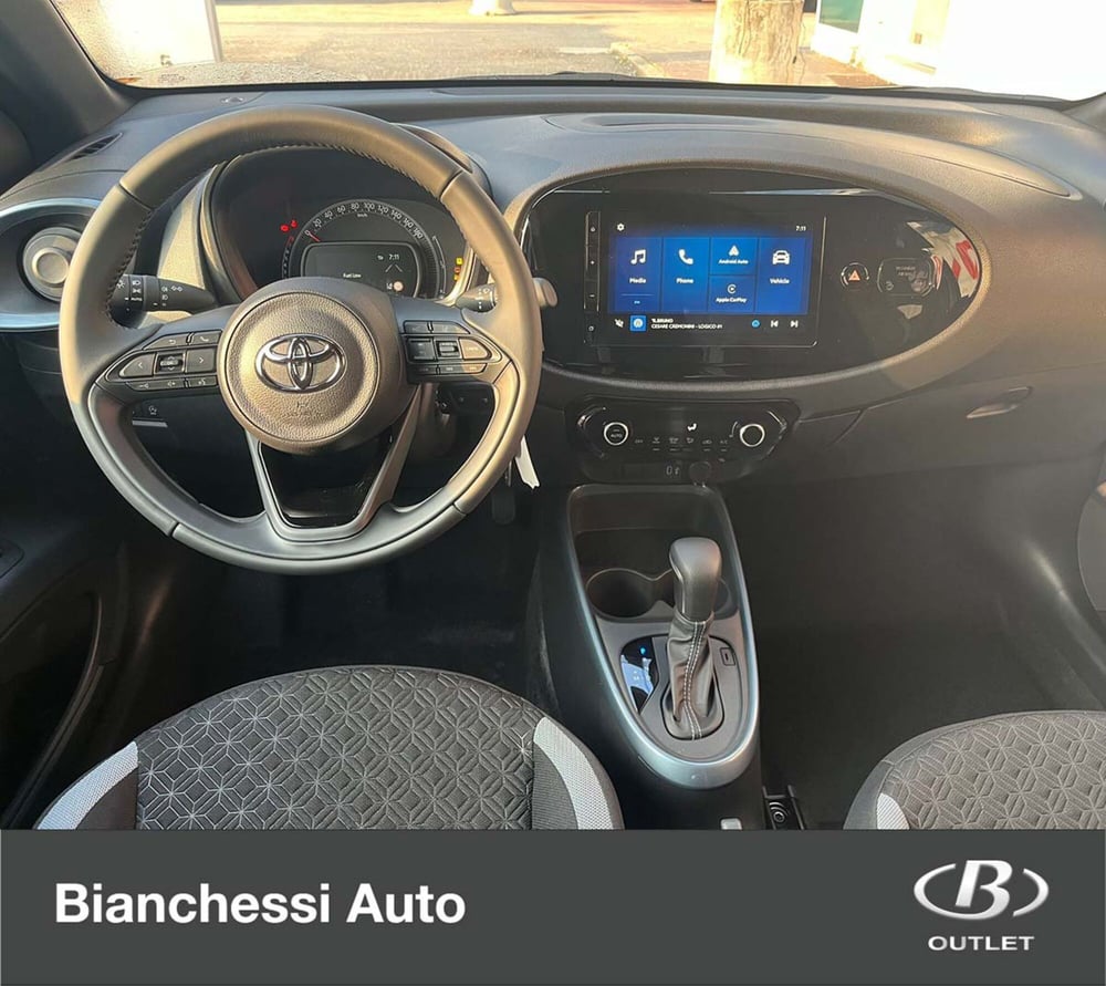 Toyota Aygo X nuova a Cremona (11)