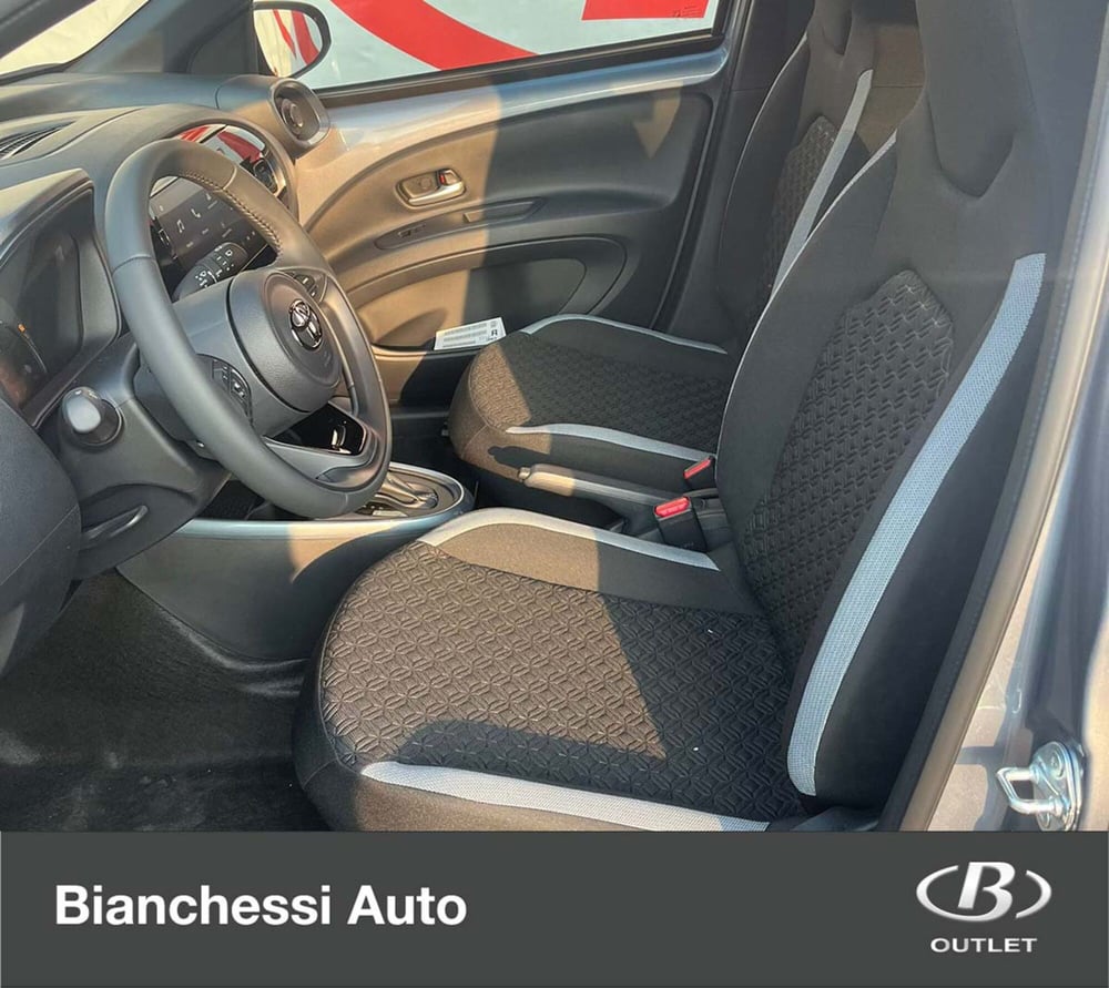 Toyota Aygo X nuova a Cremona (12)