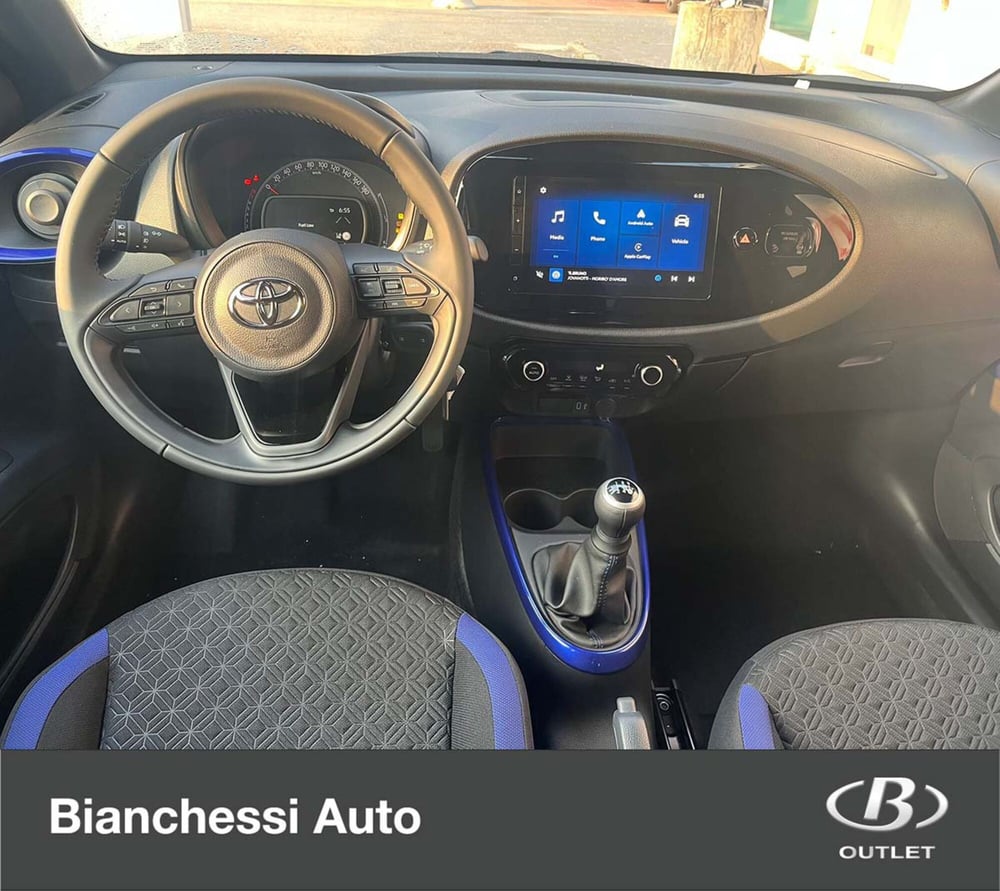 Toyota Aygo X nuova a Cremona (8)