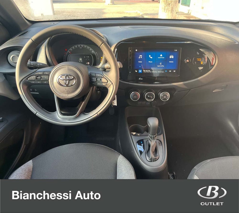 Toyota Aygo X nuova a Cremona (11)