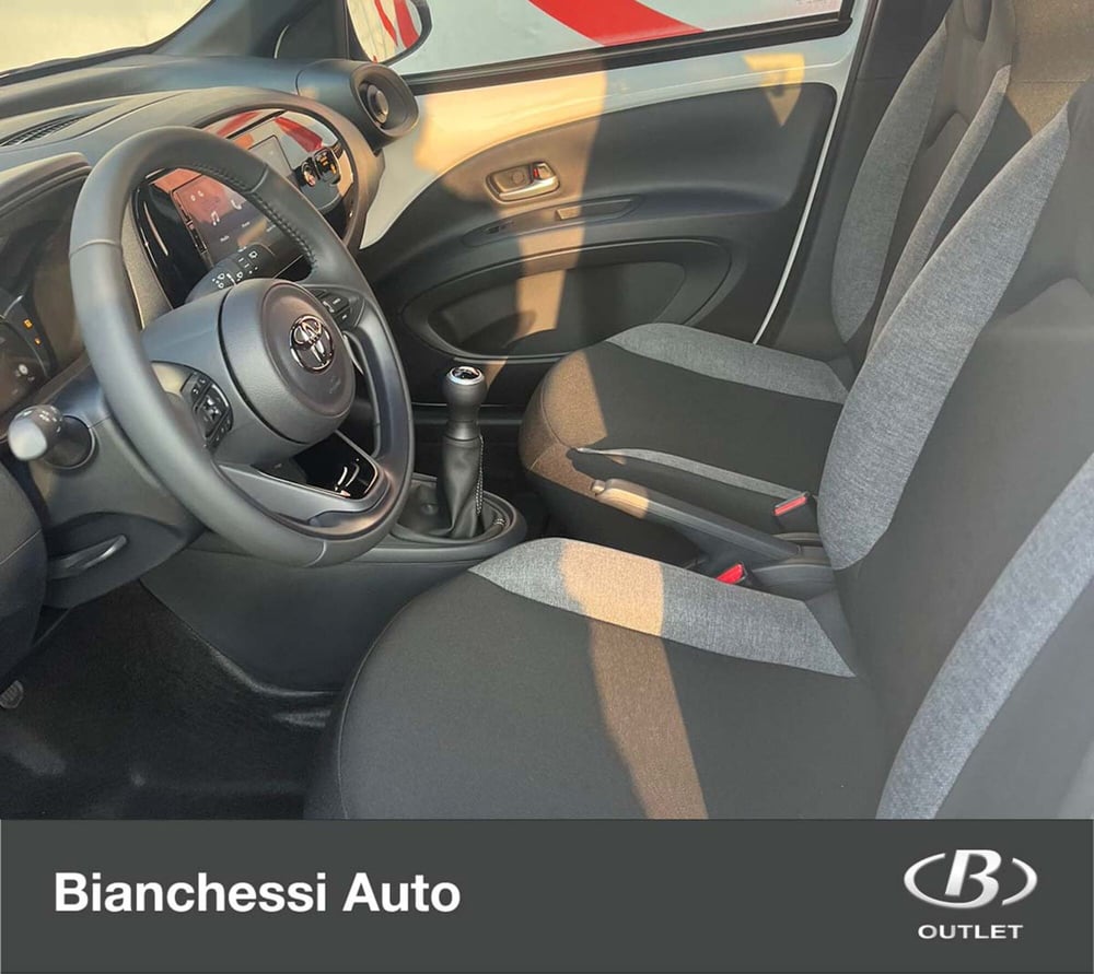 Toyota Aygo X nuova a Cremona (12)