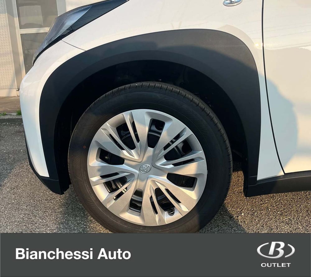 Toyota Aygo X nuova a Cremona (13)