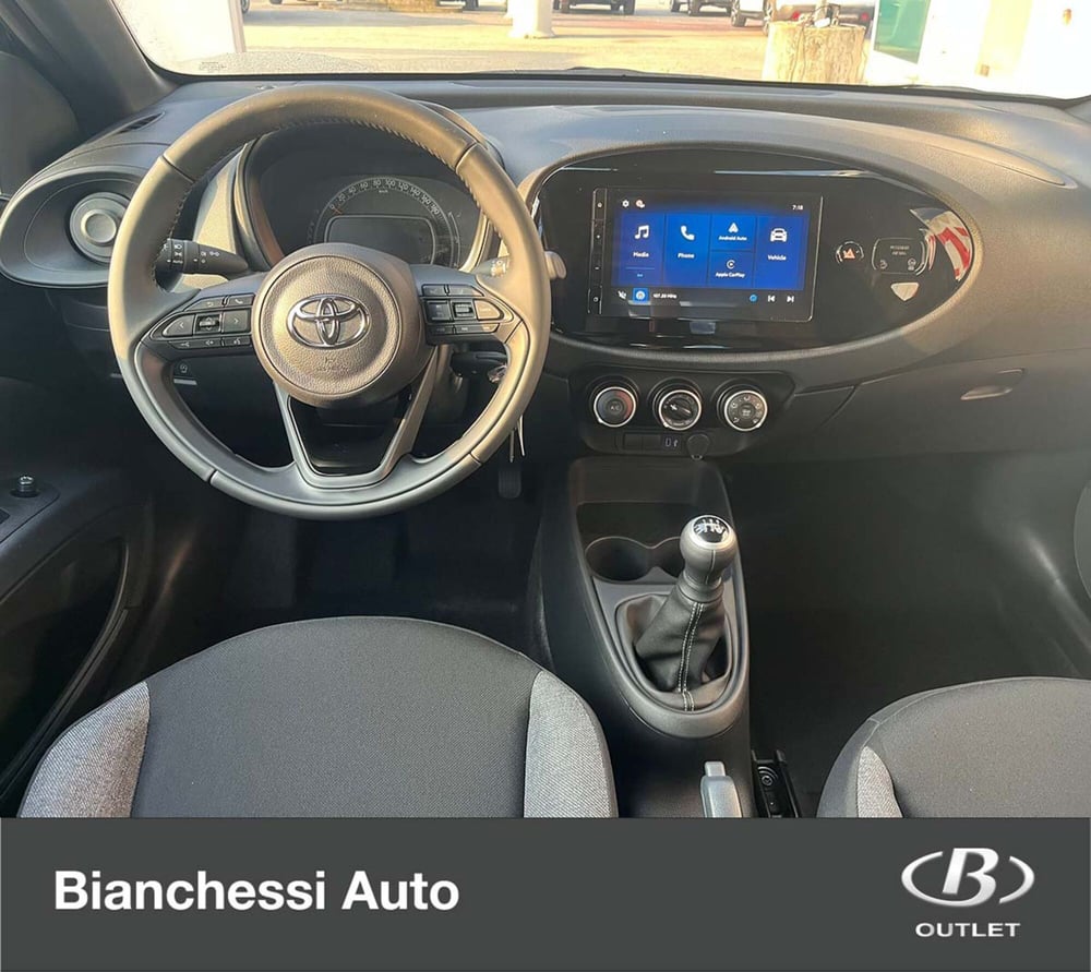 Toyota Aygo X nuova a Cremona (10)