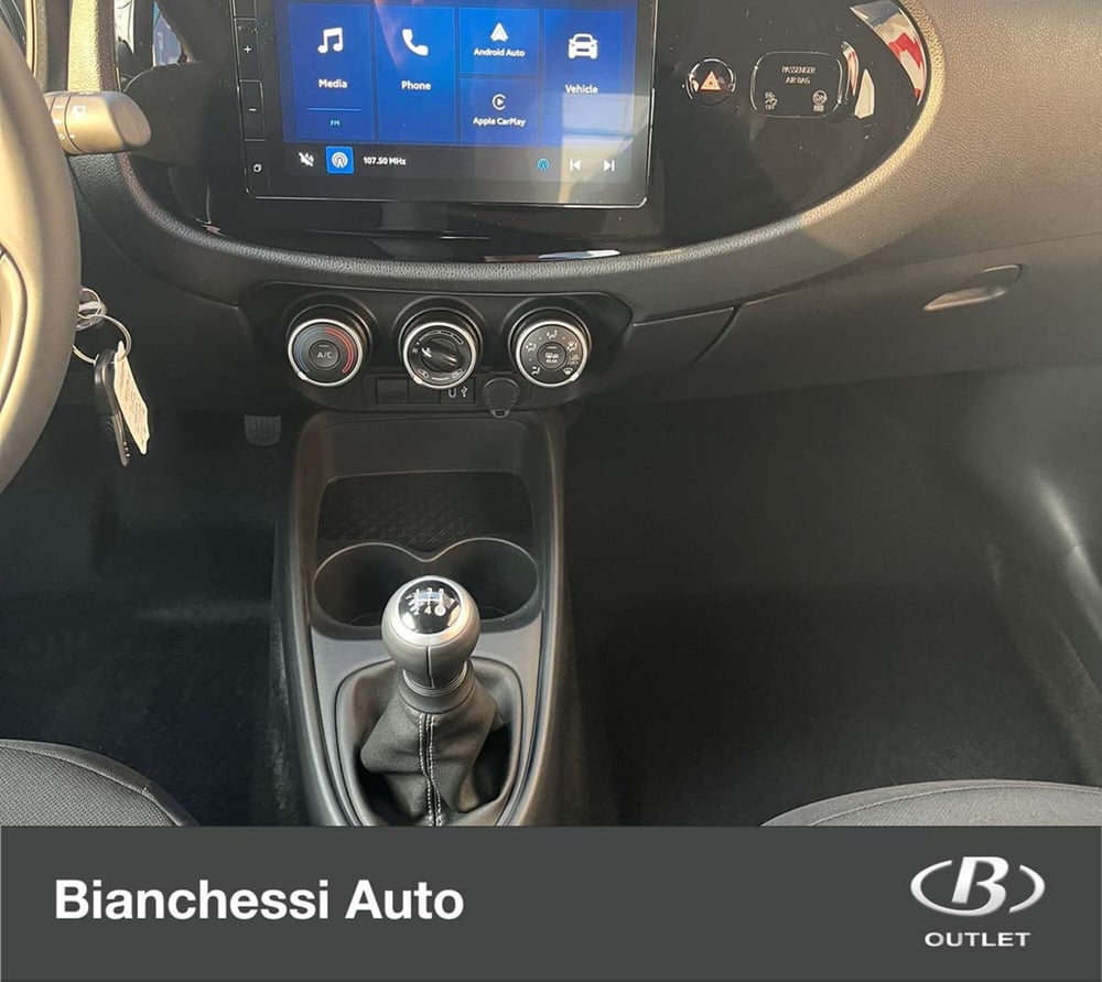 Toyota Aygo X nuova a Cremona (9)