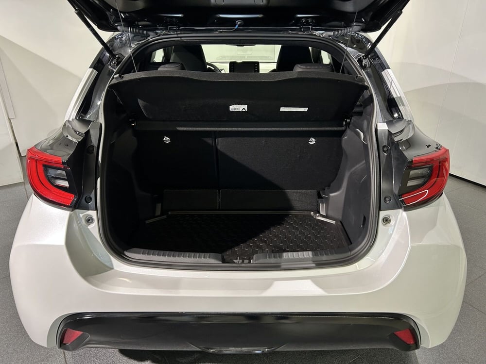 Toyota Yaris usata a Milano (11)