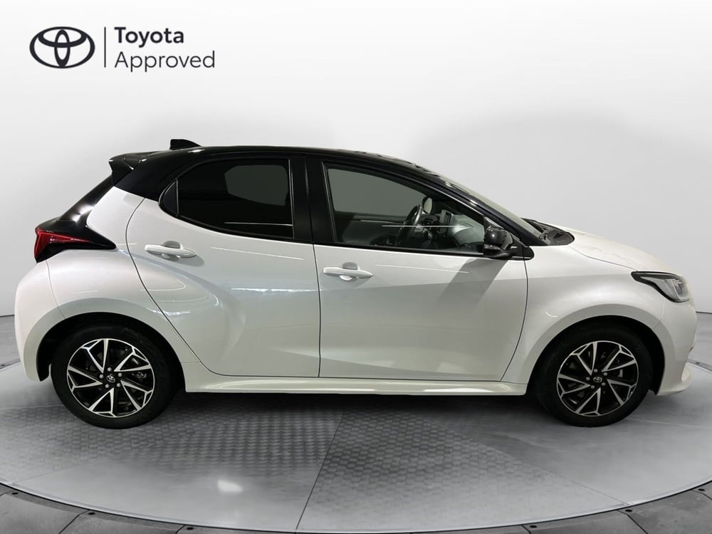 Toyota Yaris usata a Milano (12)