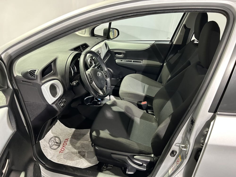 Toyota Yaris usata a Milano (12)