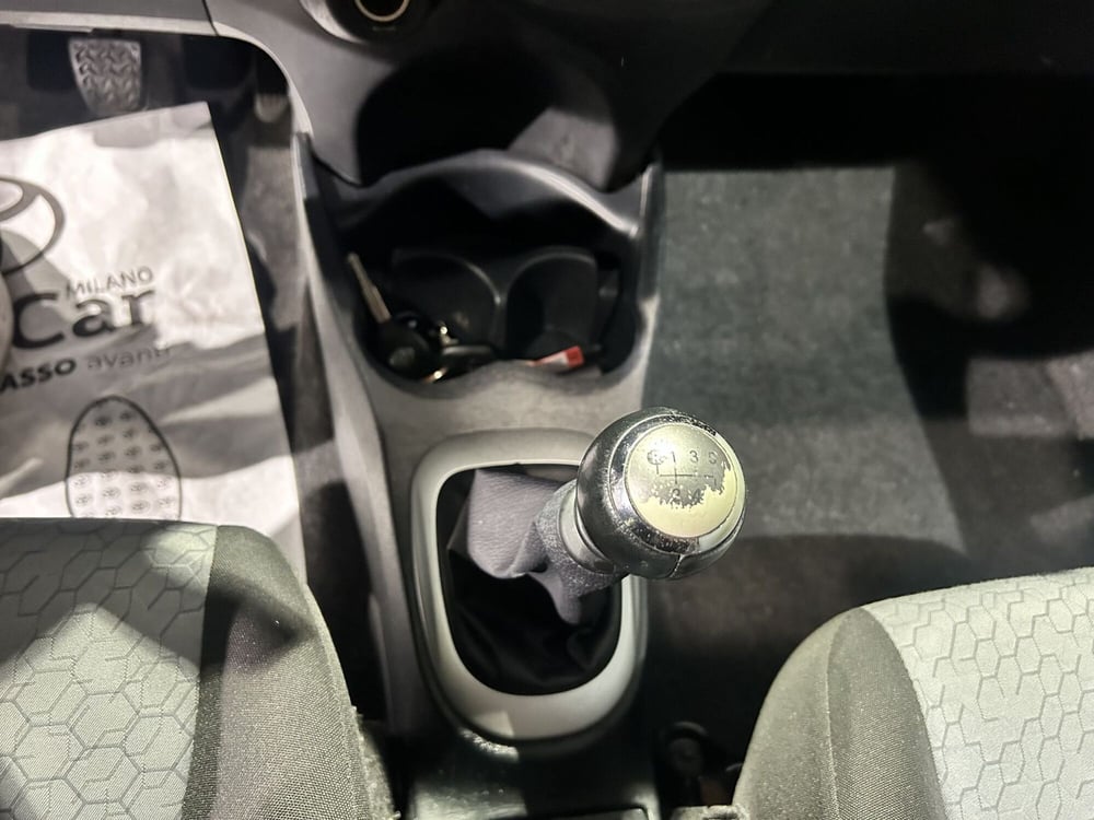 Toyota Yaris usata a Milano (15)