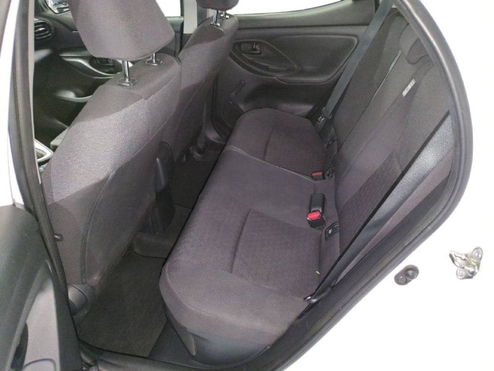 Toyota Yaris usata a Milano (12)