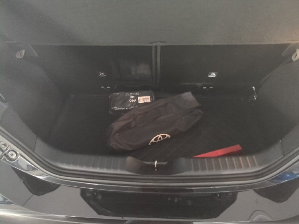 Toyota Aygo X usata a Milano (11)