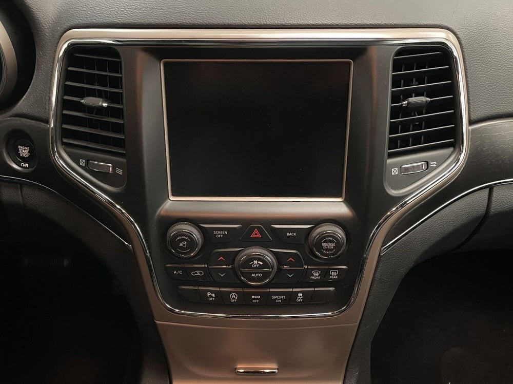 Jeep Grand Cherokee usata a Novara (11)