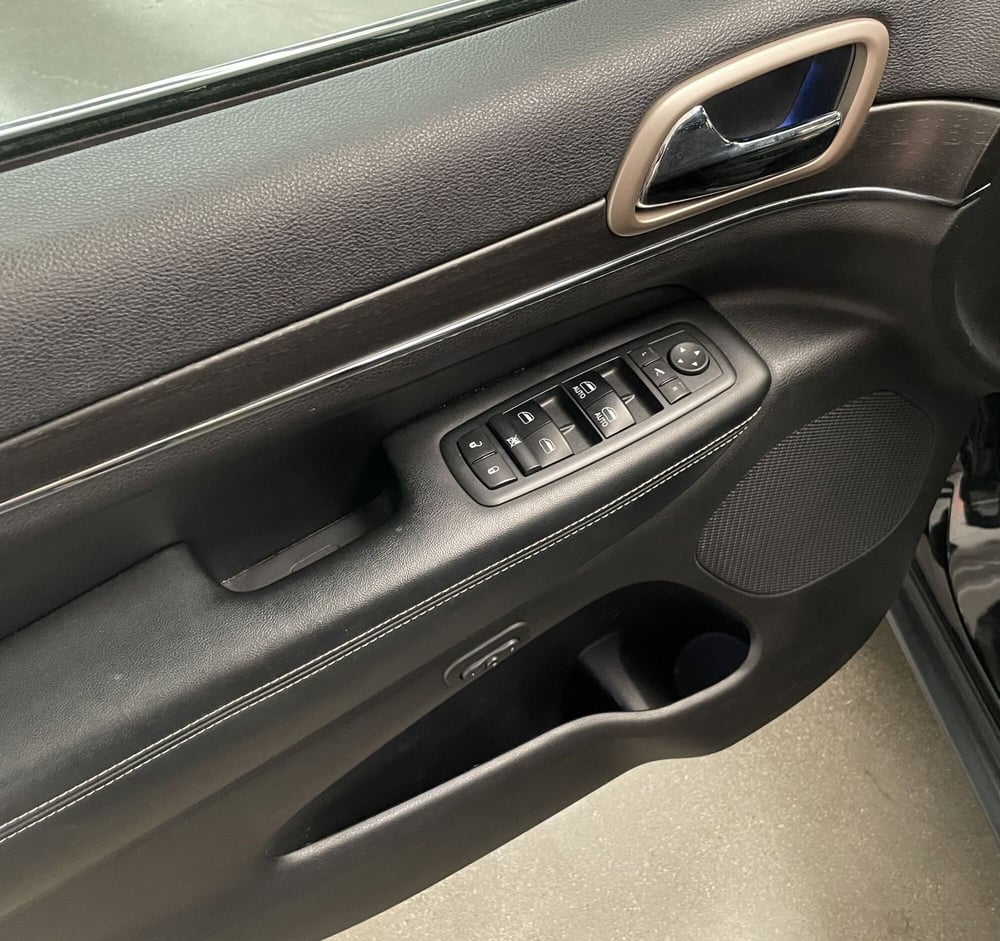 Jeep Grand Cherokee usata a Novara (13)