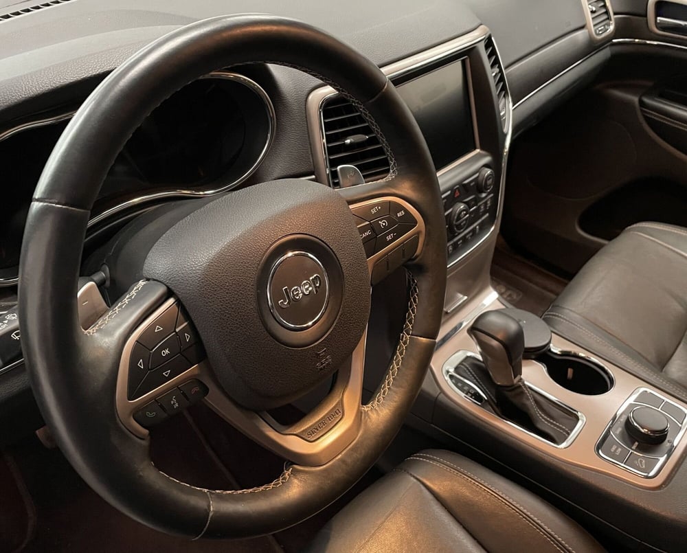 Jeep Grand Cherokee usata a Novara (14)