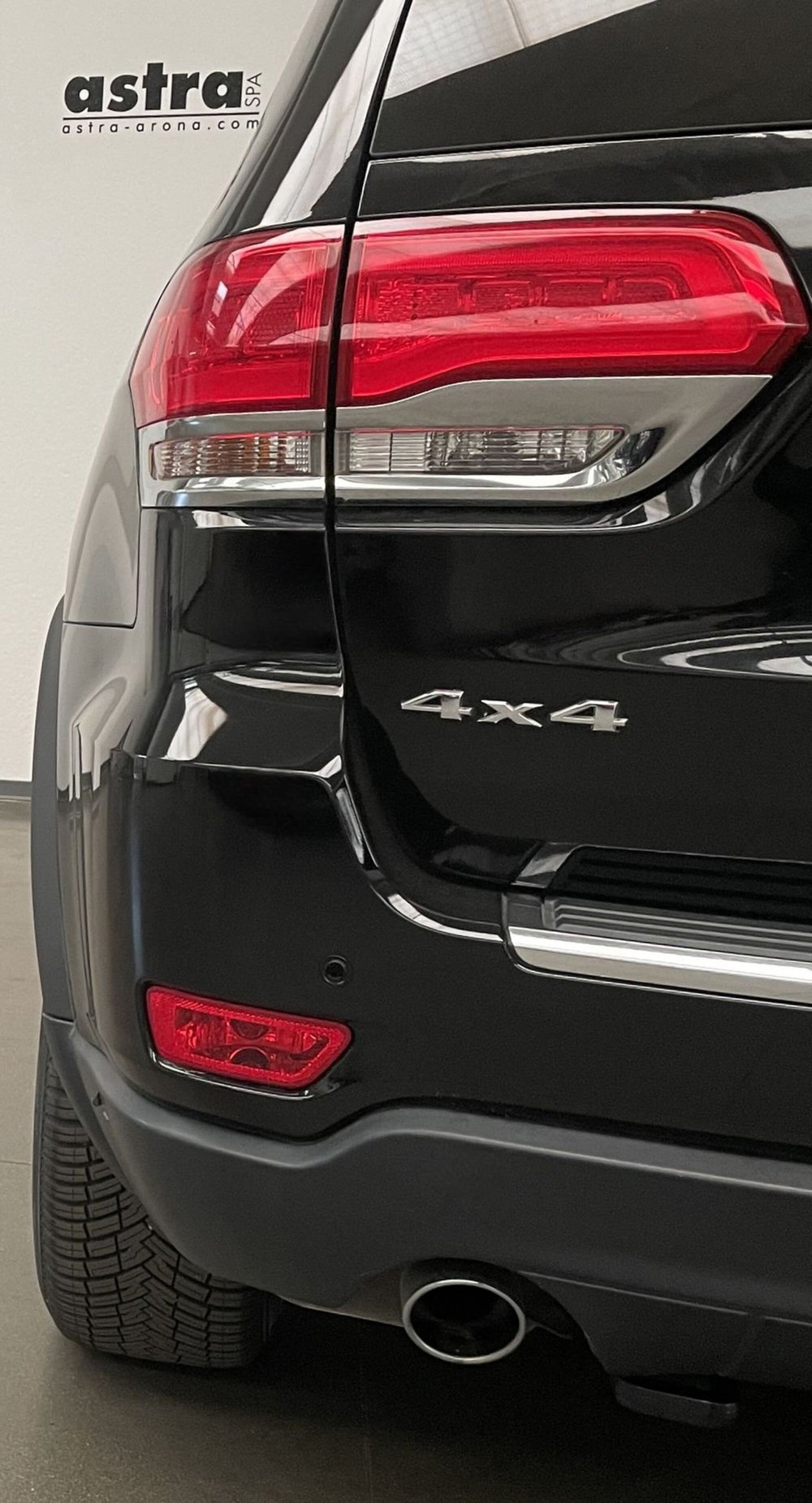 Jeep Grand Cherokee usata a Novara (18)