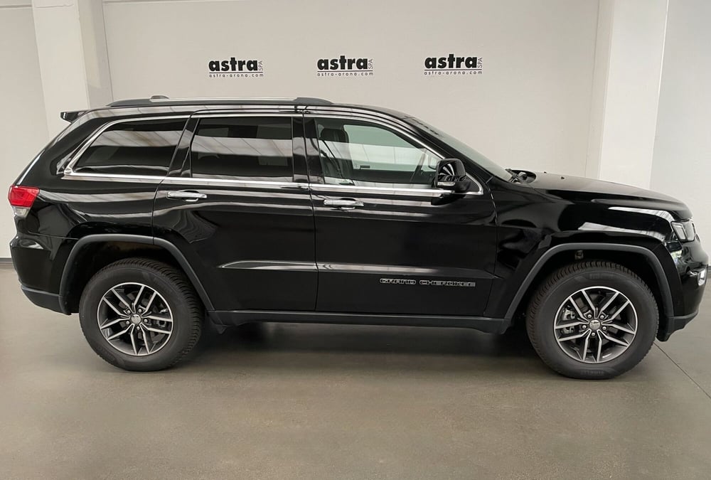 Jeep Grand Cherokee usata a Novara (3)