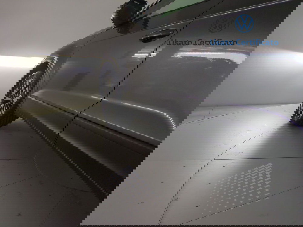 Volkswagen T-Roc nuova a Avellino (10)