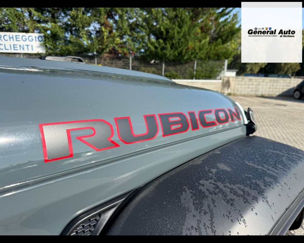 Jeep Wrangler Unlimited nuova a Lucca (12)
