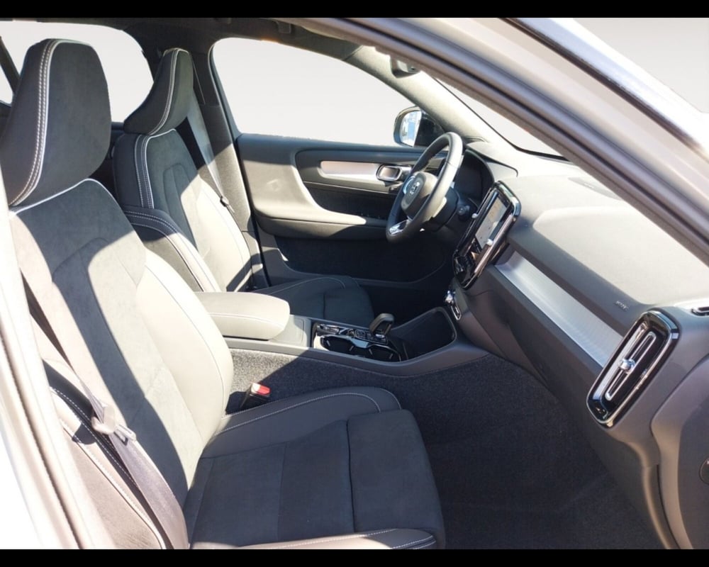 Volvo XC40 nuova a Bologna (13)
