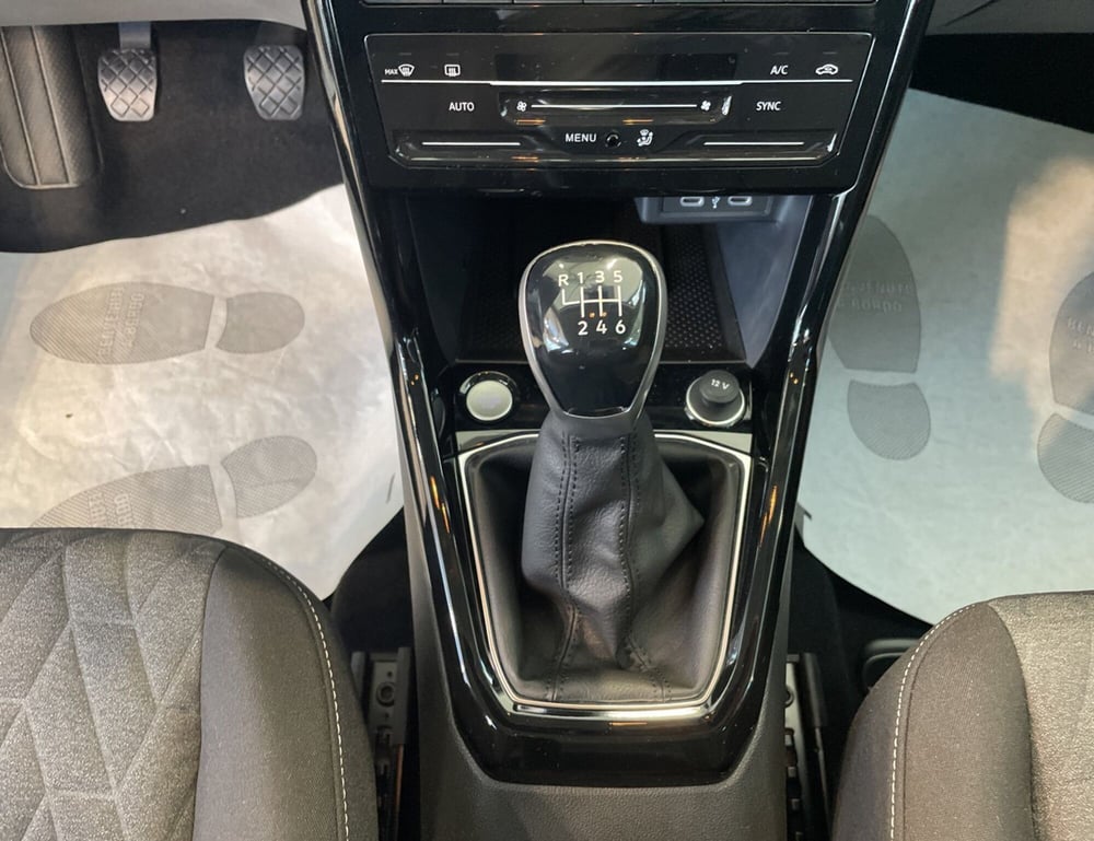 Volkswagen T-Cross nuova a Varese (11)