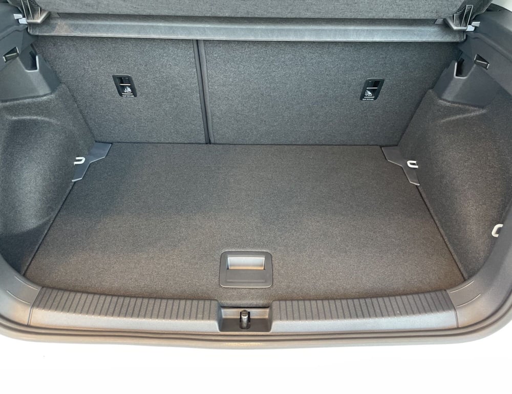 Volkswagen T-Cross nuova a Varese (14)
