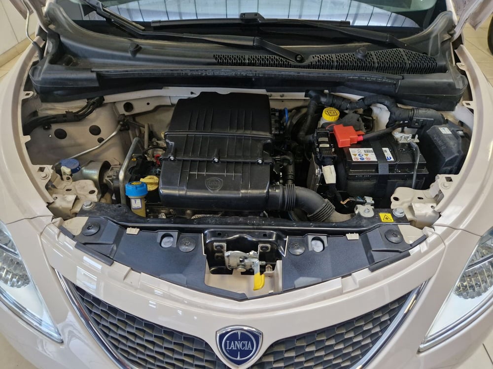 Lancia Ypsilon usata a Varese (14)