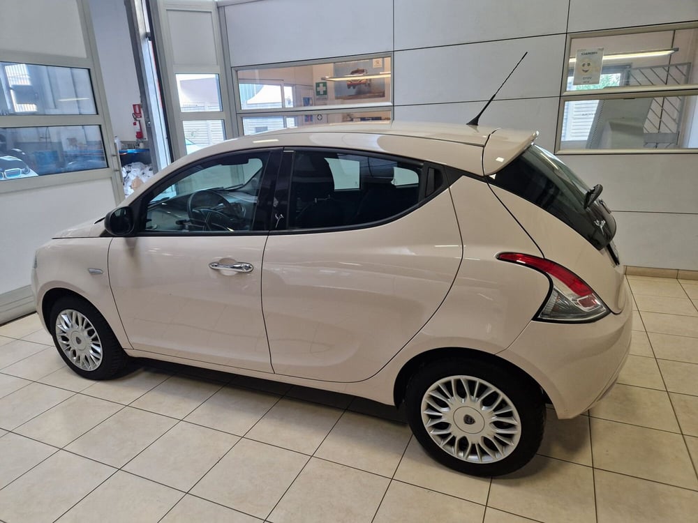 Lancia Ypsilon usata a Varese (3)