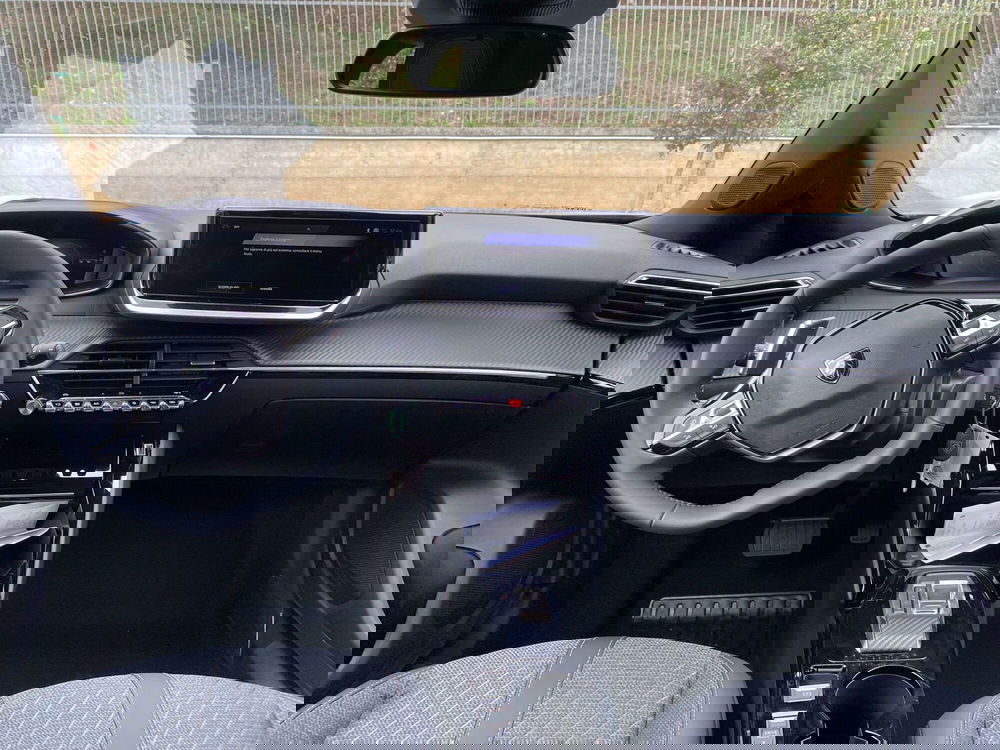 Peugeot 2008 nuova a Salerno (5)