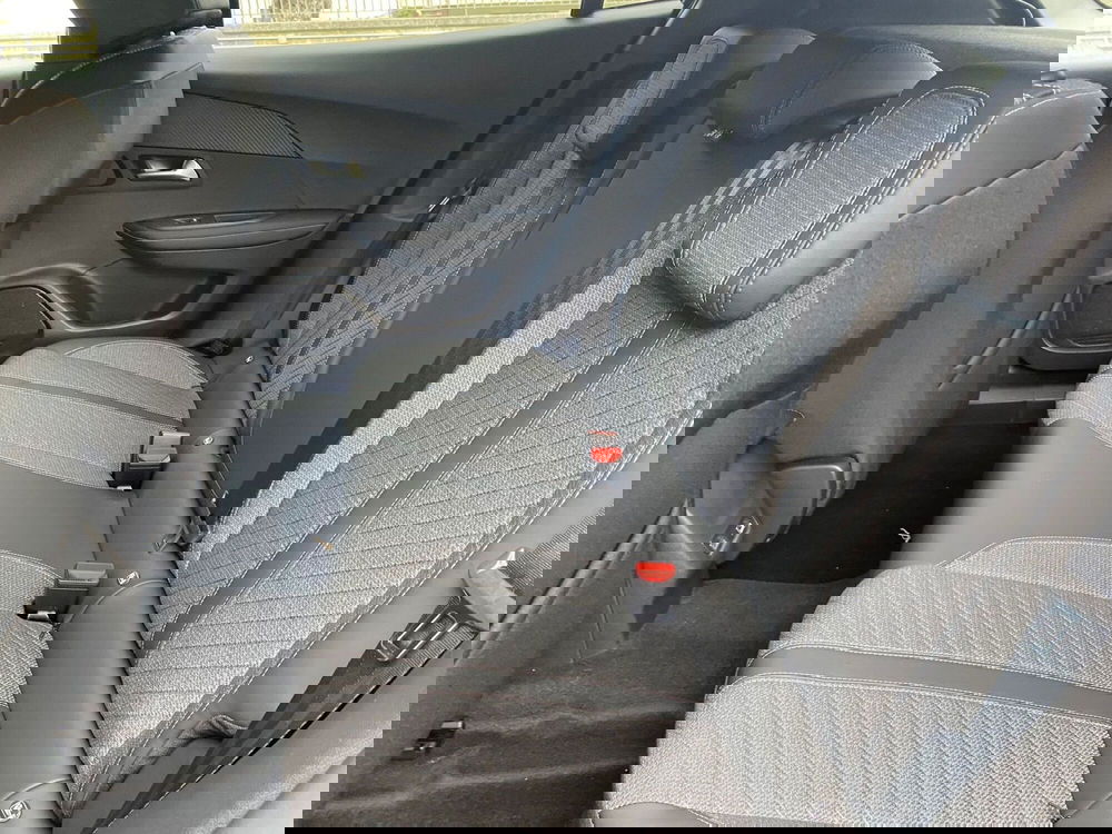 Peugeot 2008 nuova a Salerno (7)