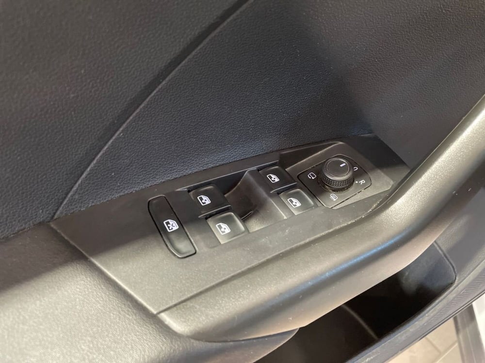 Volkswagen T-Cross usata a Pistoia (18)