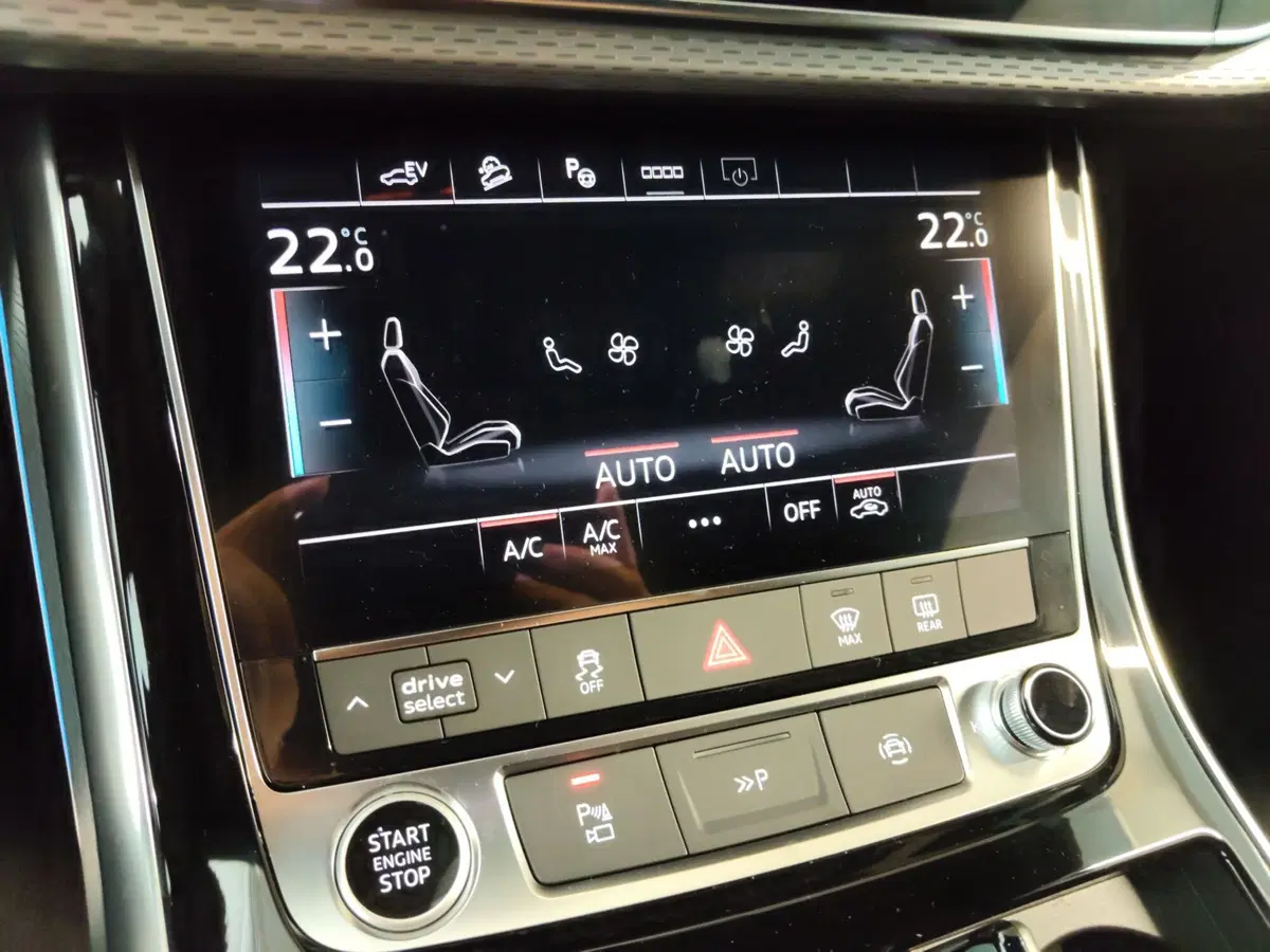 Audi Q8 nuova a Modena (11)