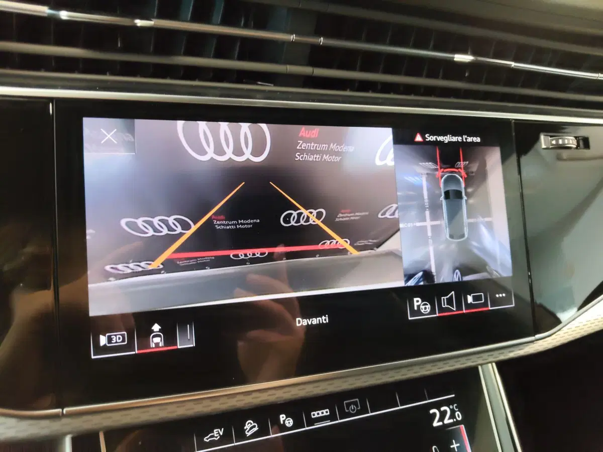 Audi Q8 nuova a Modena (12)