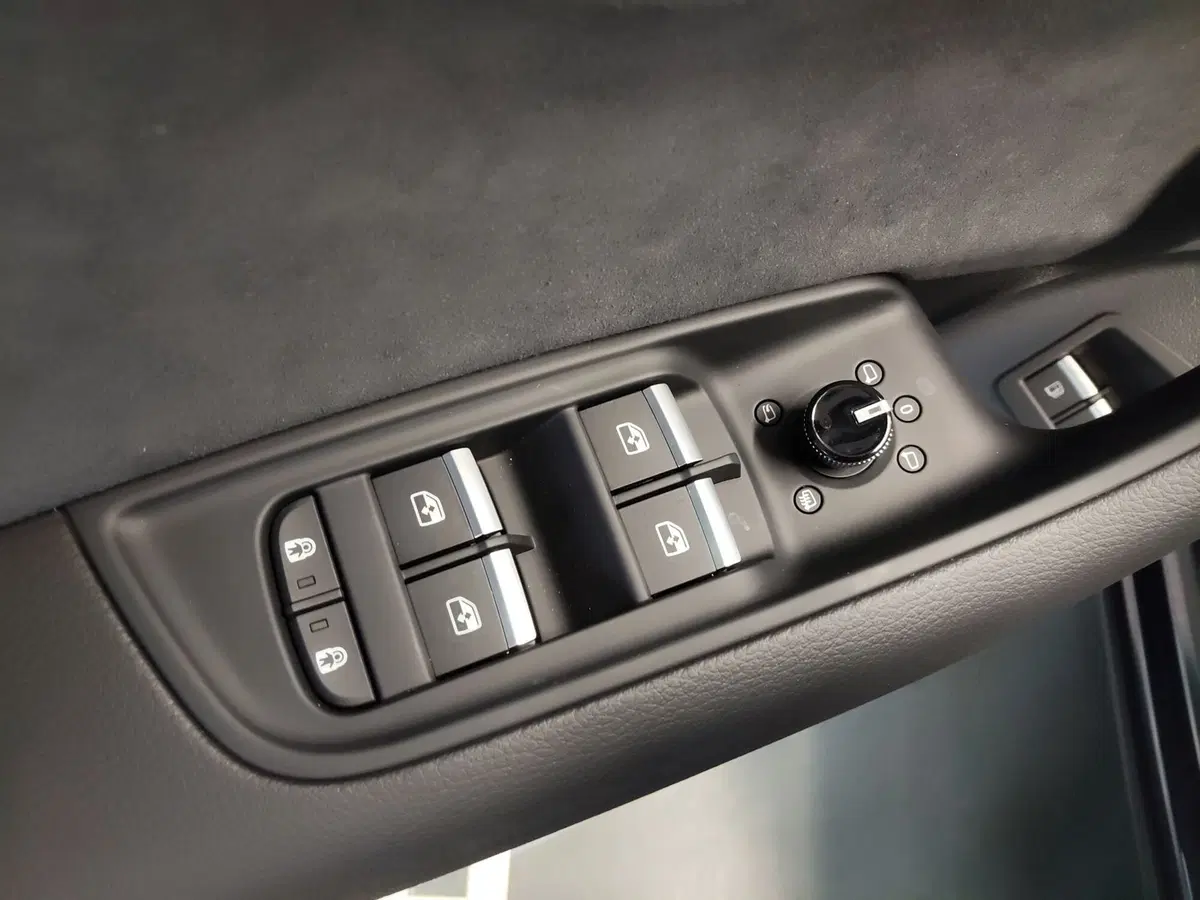 Audi Q8 nuova a Modena (14)