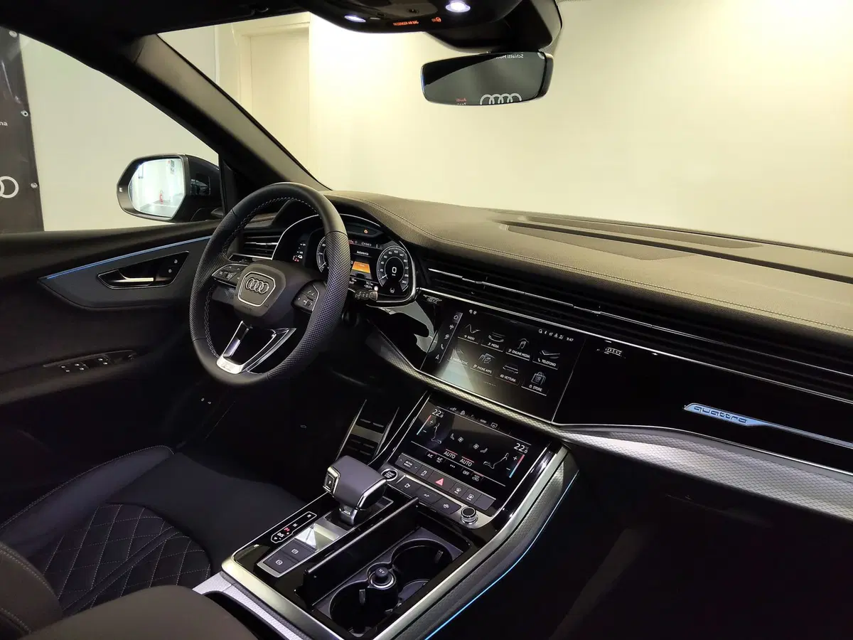 Audi Q8 nuova a Modena (8)