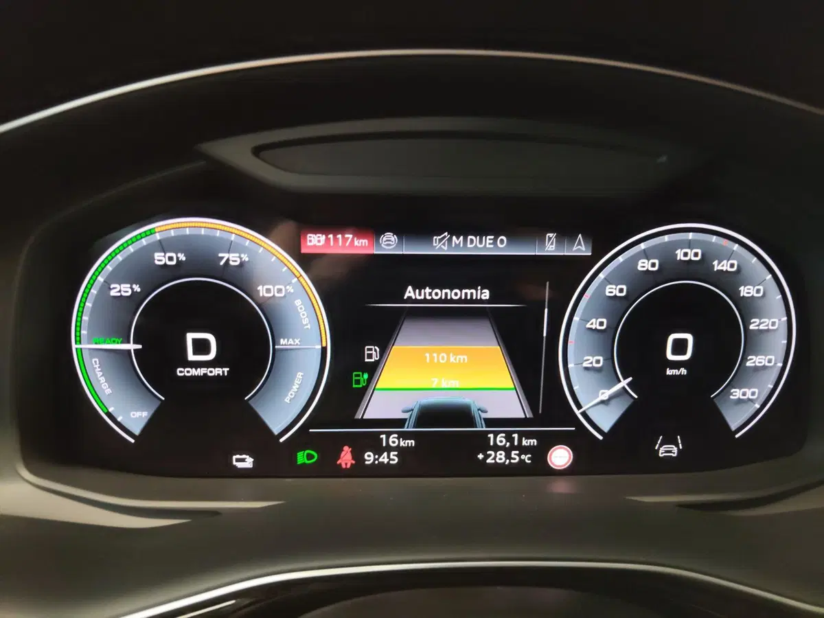 Audi Q8 nuova a Modena (9)
