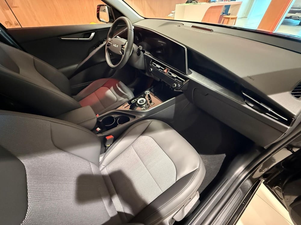 Kia Niro nuova a Arezzo (15)