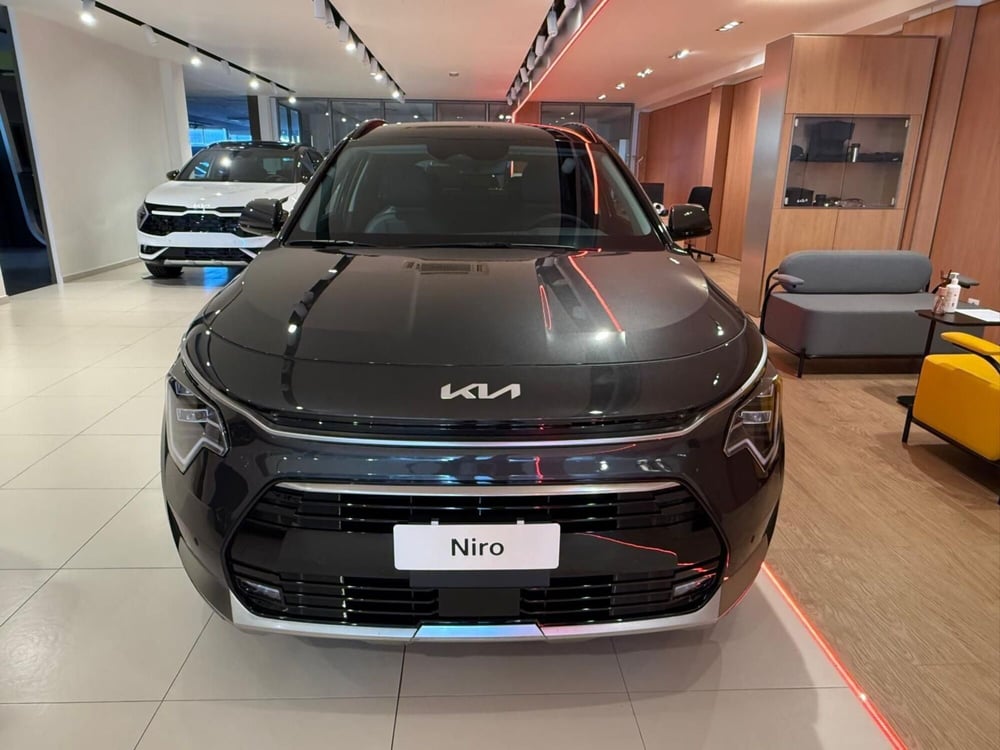 Kia Niro nuova a Arezzo (2)