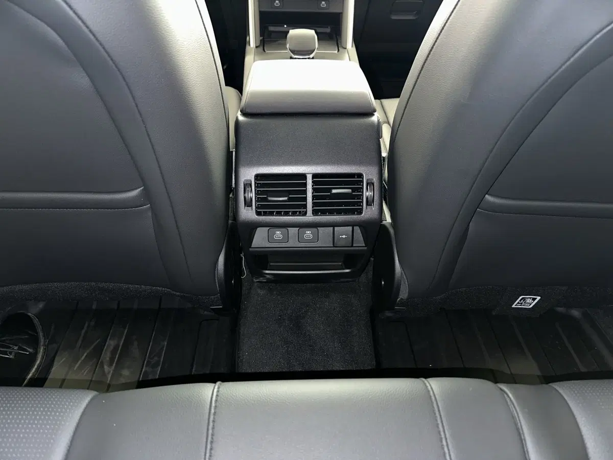 Land Rover Discovery Sport usata a Milano (13)