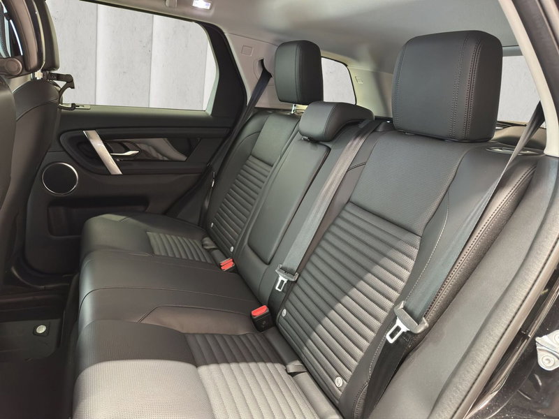 Land Rover Discovery Sport usata a Milano (14)