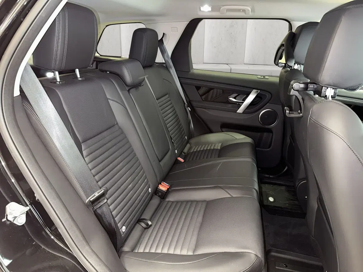 Land Rover Discovery Sport usata a Milano (5)