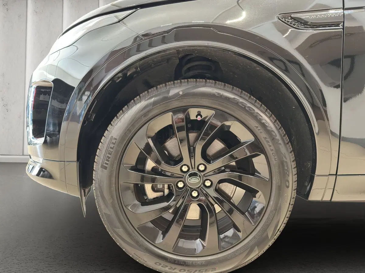 Land Rover Discovery Sport usata a Milano (9)