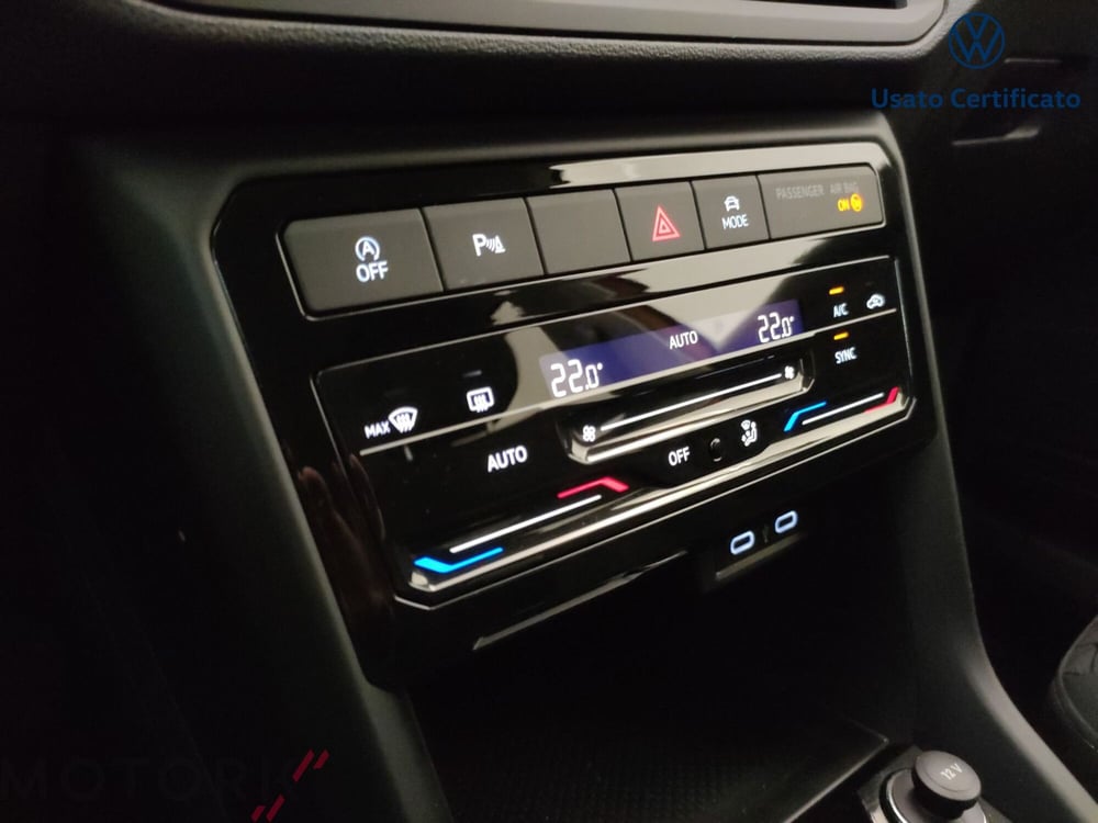 Volkswagen T-Cross usata a Varese (17)