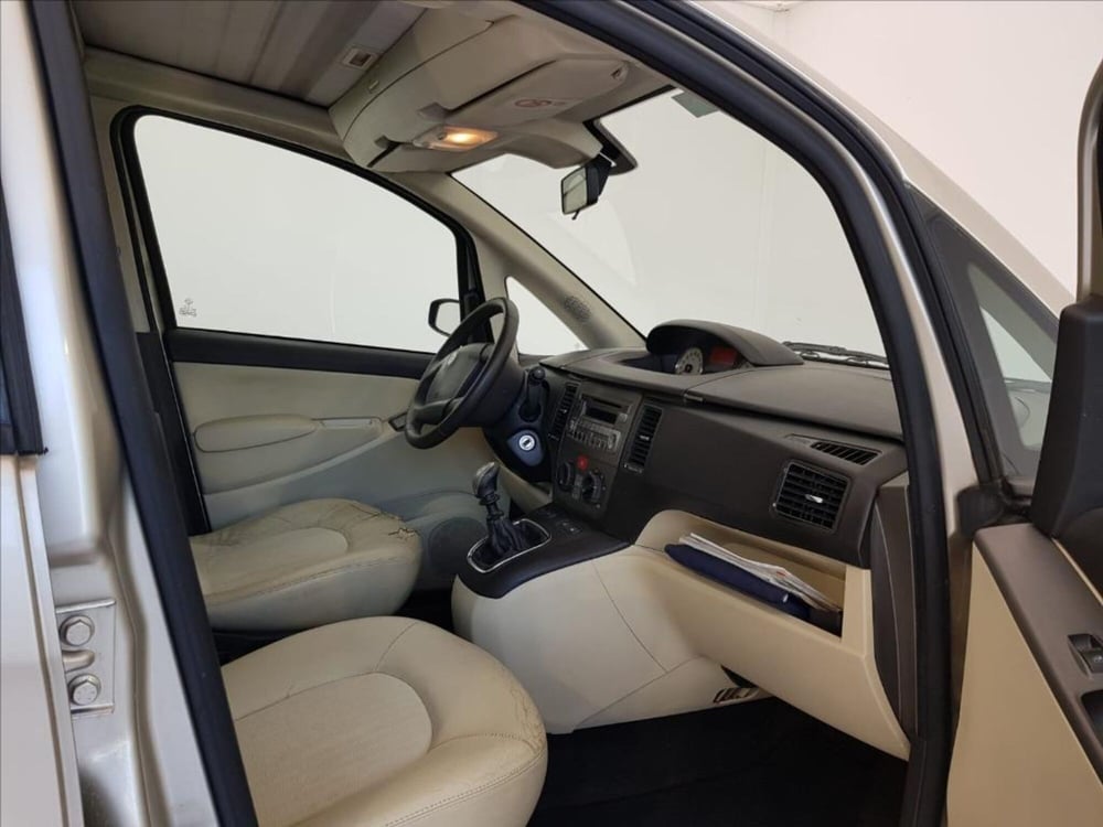 Lancia Ypsilon usata a Lucca (11)
