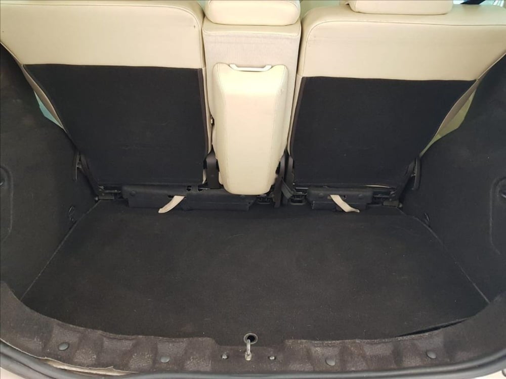 Lancia Ypsilon usata a Lucca (16)