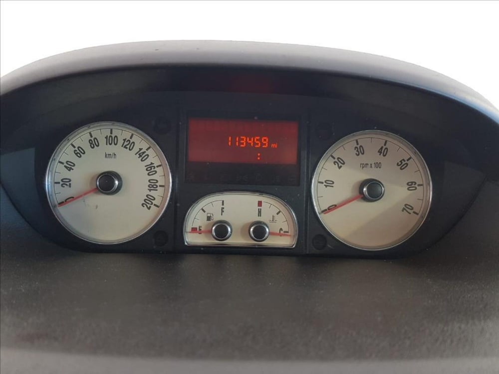 Lancia Ypsilon usata a Lucca (17)