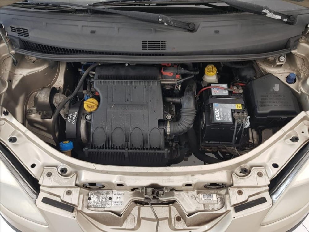 Lancia Ypsilon usata a Lucca (18)