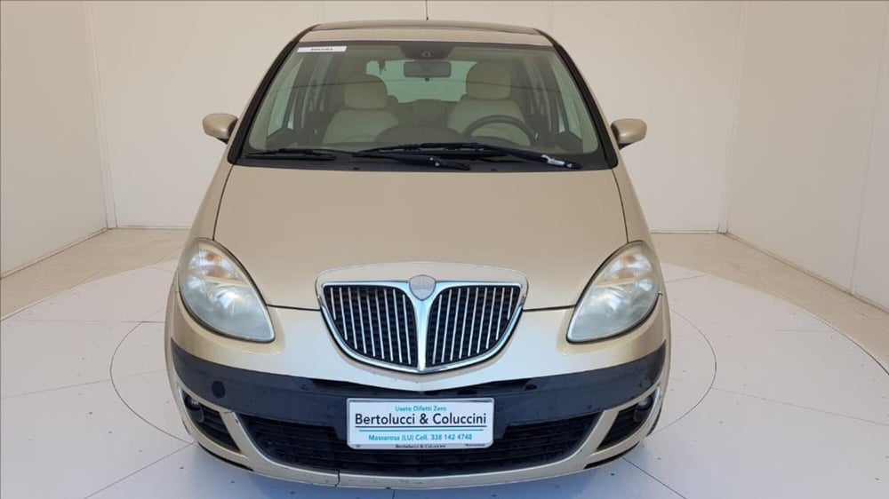 Lancia Ypsilon usata a Lucca (3)