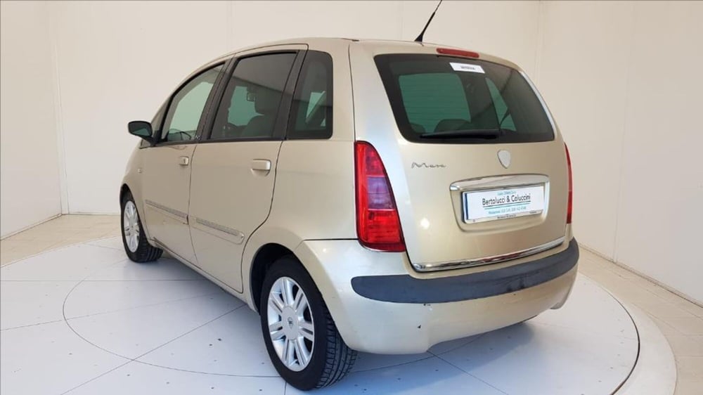 Lancia Ypsilon usata a Lucca (5)