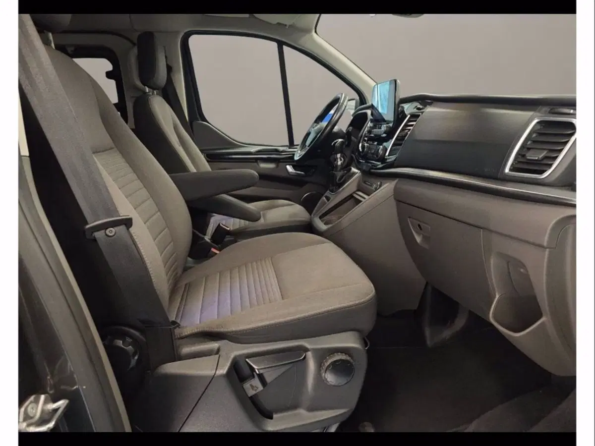 Ford Tourneo Custom usata a Catania (15)