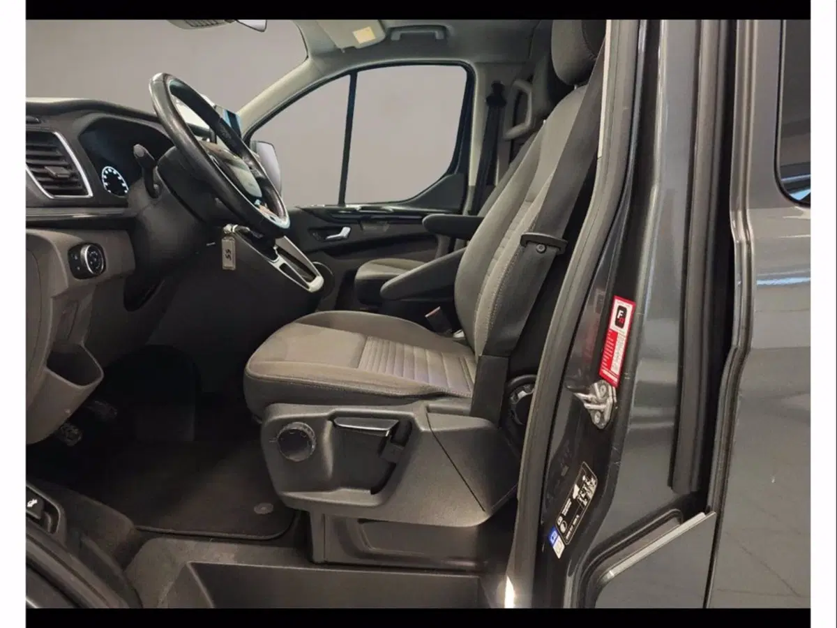 Ford Tourneo Custom usata a Catania (9)