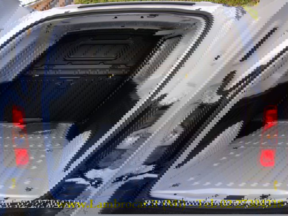 Opel Combo Furgone nuova a Milano (10)